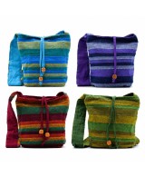 Bandolera artesanal de algodón con diseño étnico y colores inspirados en la naturaleza.