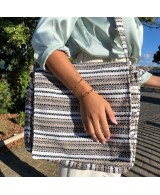 Bolsa para ordenador portátil con cierre de solapa