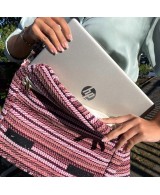 Bolsa para ordenador portátil con cierre de solapa