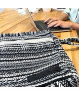 Bolsa para ordenador portátil con cierre de solapa