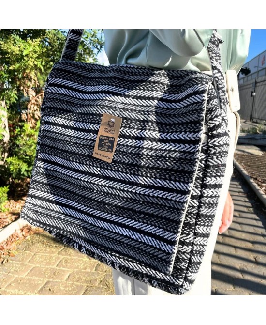 Bolsa para ordenador portátil con cierre de solapa