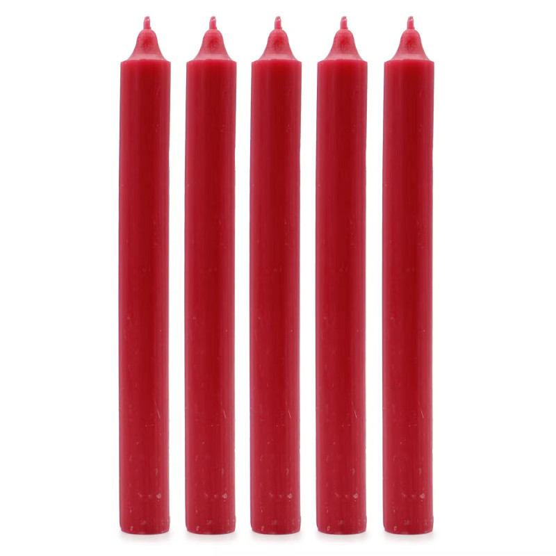 Velas rústicas de candelabro color rojo, pack de 10 unidades, acabado mate y forma alargada.