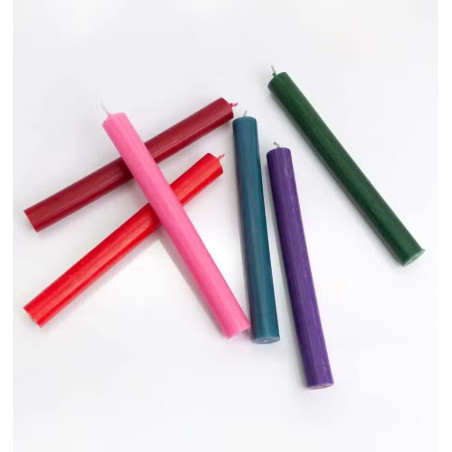 Pack de 10 velas para rituales o decoración y candelabros.