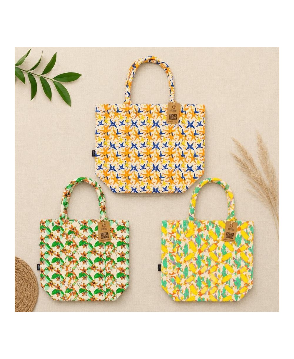 Presentación de bolsos boho reutilizable de algodón natural disponible en varios estampados.