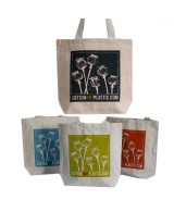 Colección de bolsas shopper de algodón con diseños y colores enviados aleatoriamente según disponibilidad.