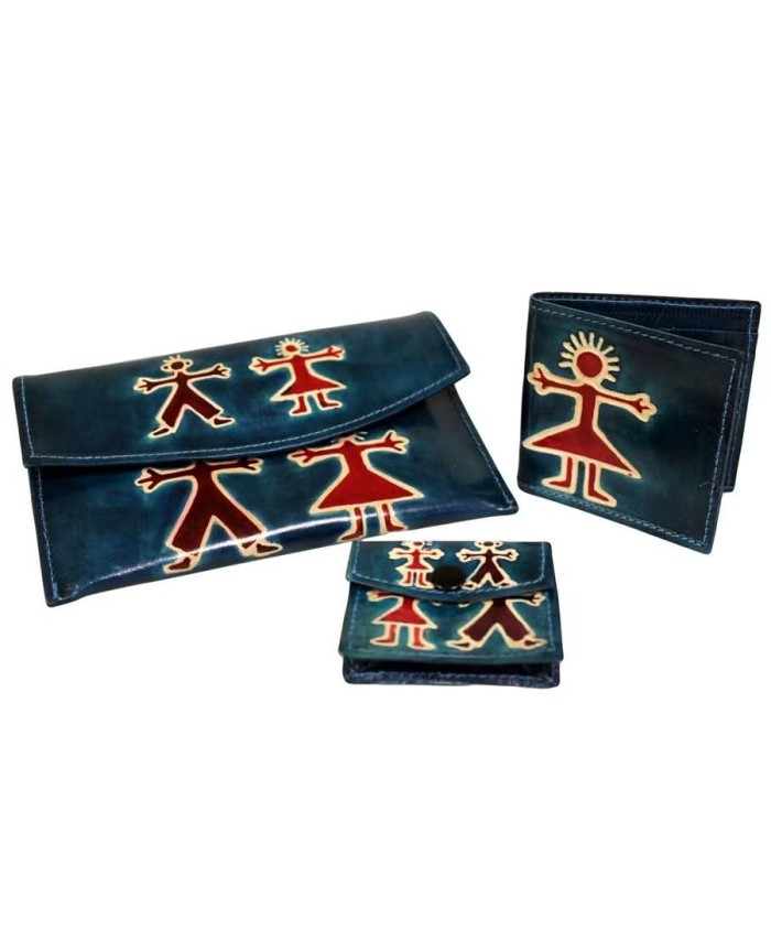 Set de carteras de piel con billetera, monedero y cartera decorados con figuras tribales para organizar dinero y tarjetas.