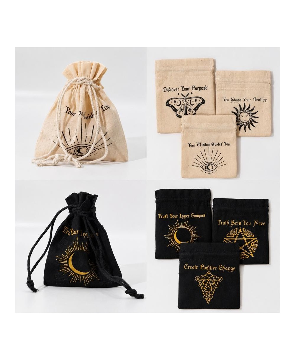 Presentación de bolsitas en colores natural y negro para almacenamiento de runas, cristales y amuletos.