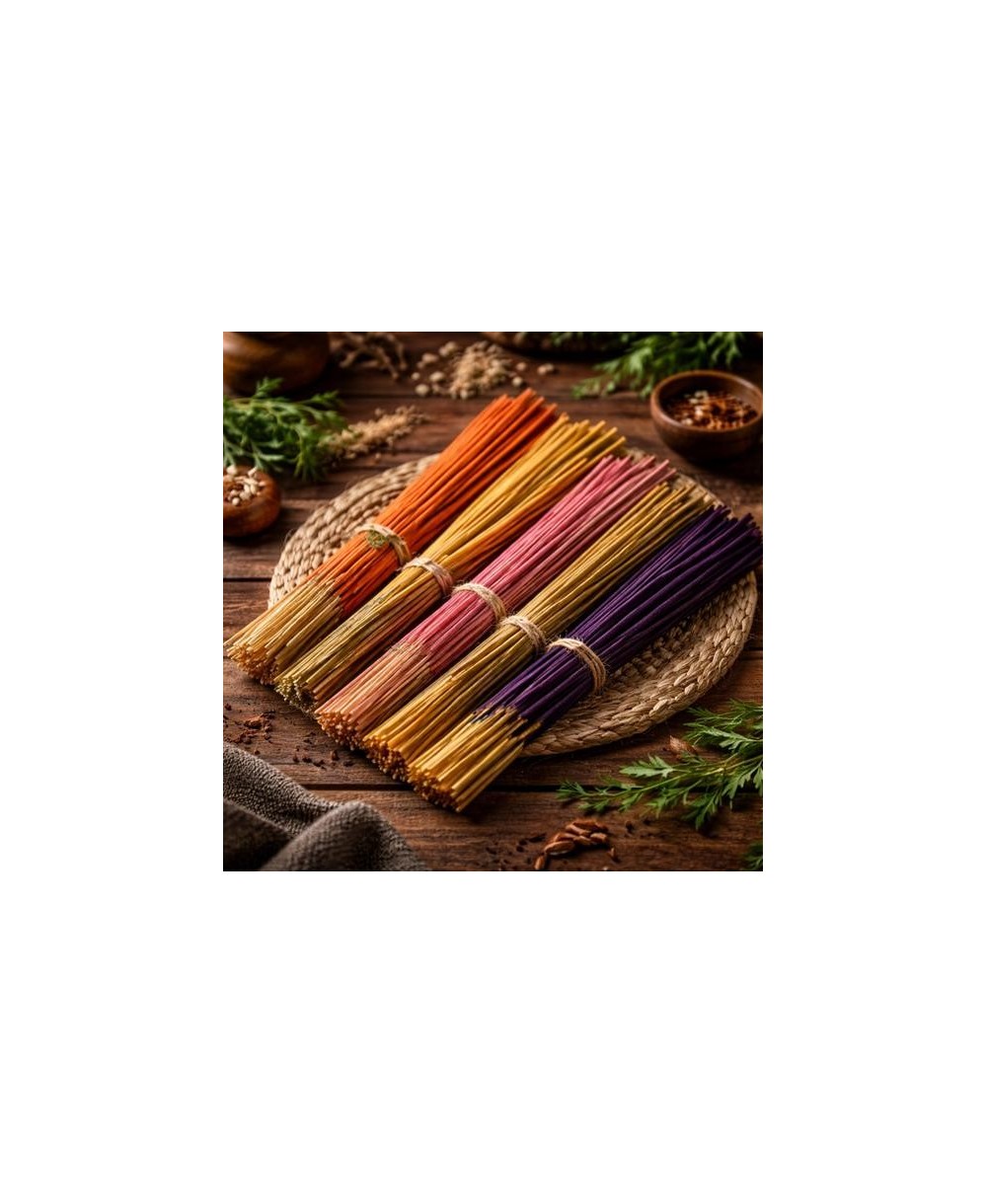 Presentación de varias varillas de incienso aromático con soporte de bambú para perfumar el hogar.