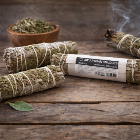 Atados de Salvia Blanca y Cedro disponible en dos tamaños.