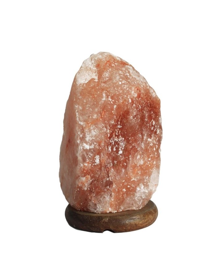 Lámpara de sal del Himalaya natural sobre base de madera con luz ambiental para decoración.