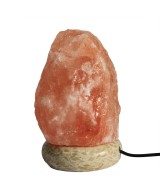 Lámpara de sal del Himalaya natural con conexión USB y base decorativa para iluminación ambiental.