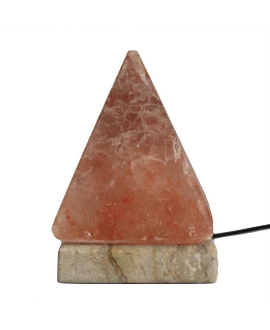Lámpara de sal del Himalaya en forma de pirámide con base de piedra y conexión USB.