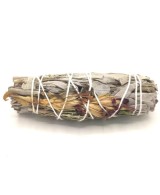 Atado de salvia blanca natural Serena Aura para rituales de limpieza energética.