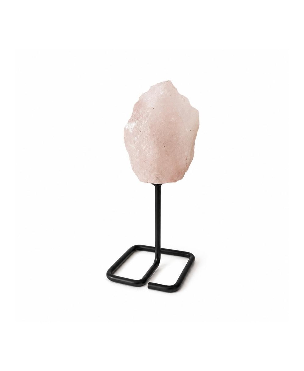 Cuarzo rosa natural en soporte metálico para colección, decoración y espacios de bienestar.