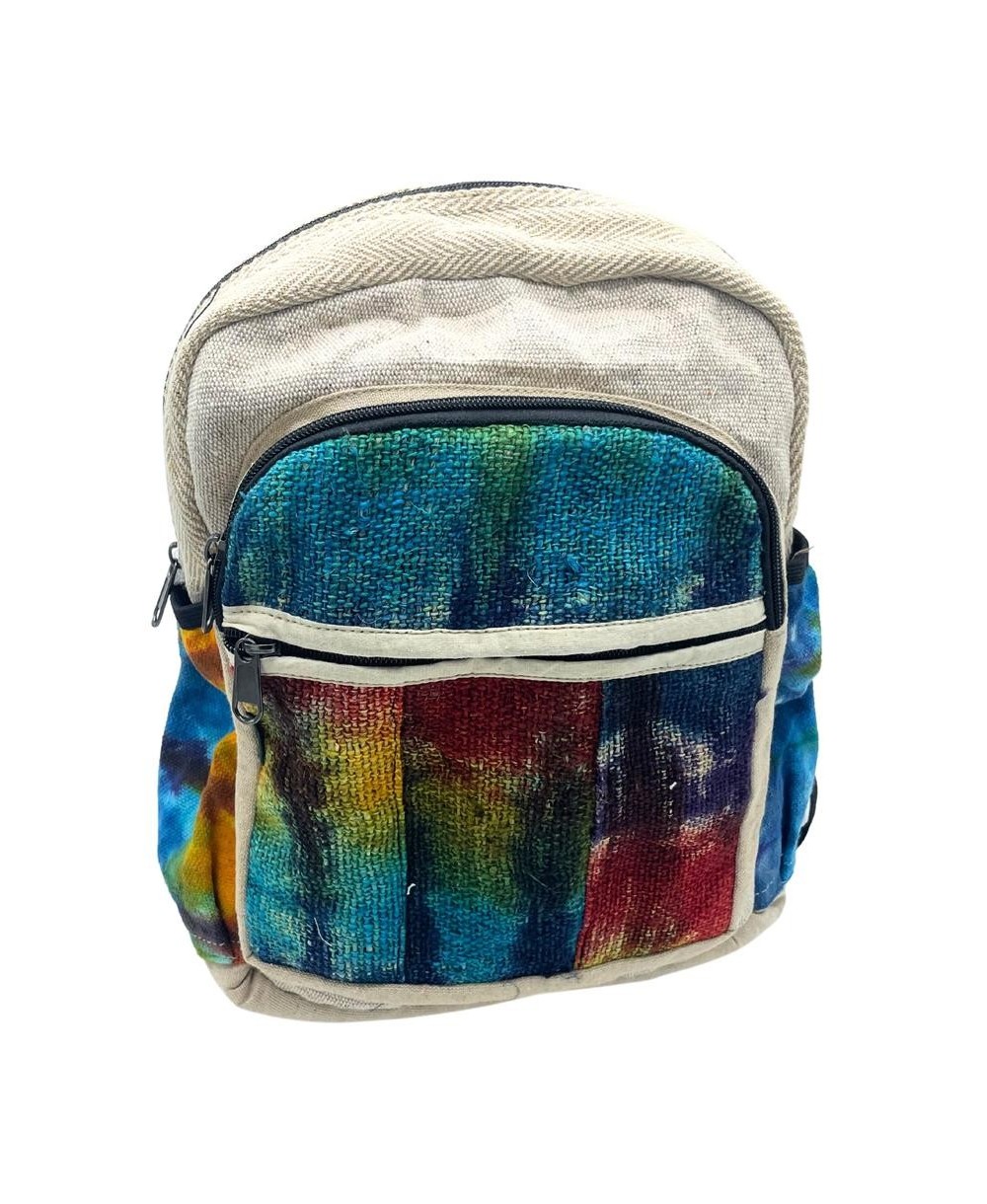 Mochila mediana de cáñamo y algodón multicolor con bolsillos frontales para uso diario.