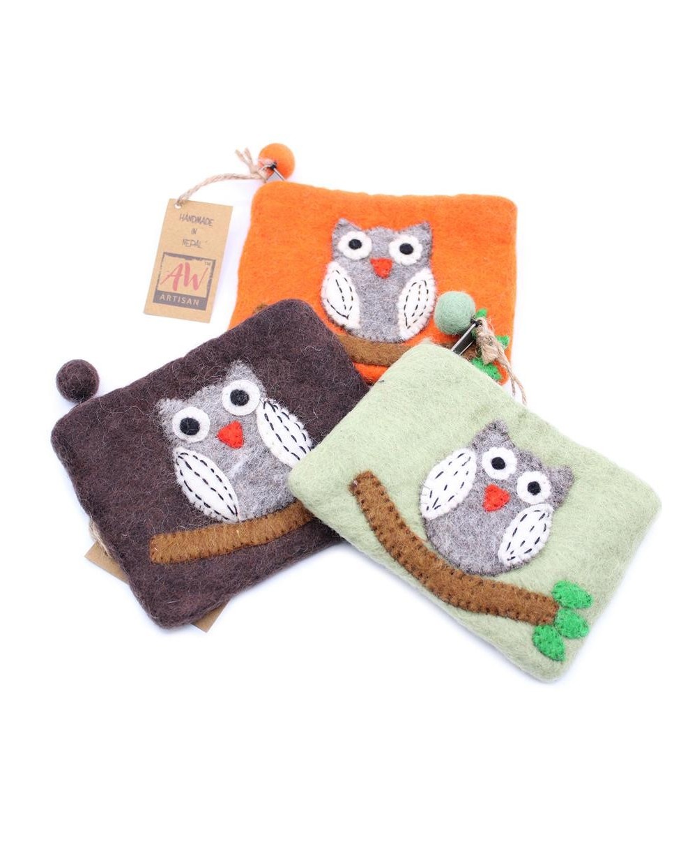 Monederos artesanales de búho enviados aleatoriamente según disponibilidad de stock.