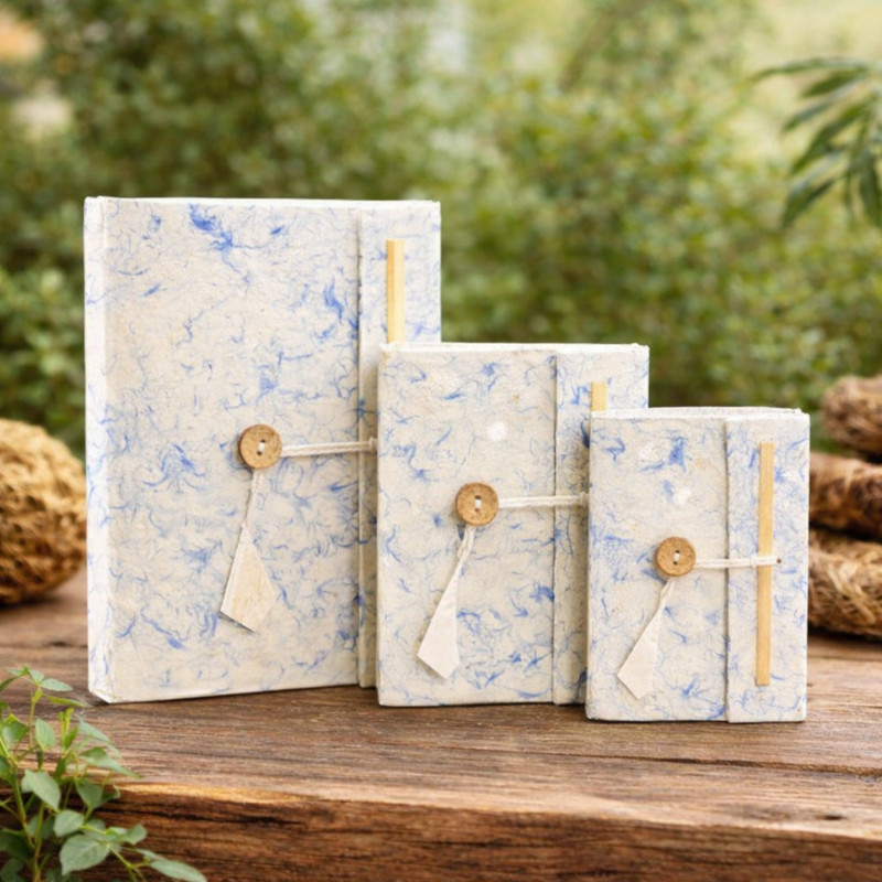 Cuadernos Lokta con algodón azul eco artesanal disponible en 3 tamaños.
