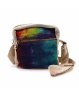 Bolso bandolera de cáñamo tie dye con compartimento principal.