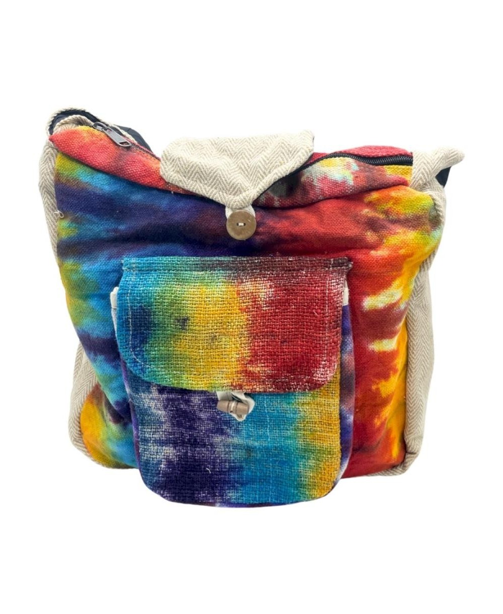 Bolso tote artesanal de cáñamo tie dye con bolsillo frontal.