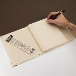 Cuaderno artesanal Lokta con flores prensadas