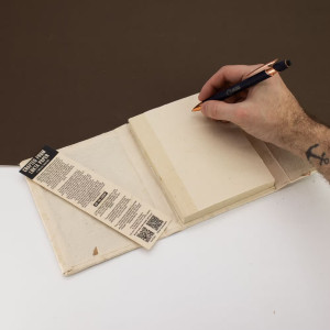 Cuaderno artesanal Lokta con flores prensadas