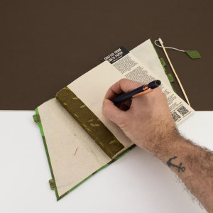 Cuaderno Lokta Floral Artesanal con Cierre de Bambú