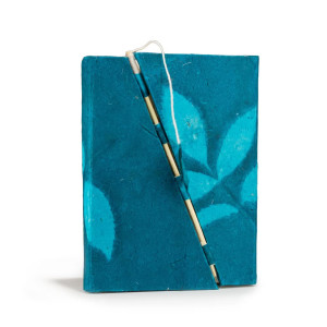 Cuadernos Lokta floral con cierre de bambú, varios colores disponibles.