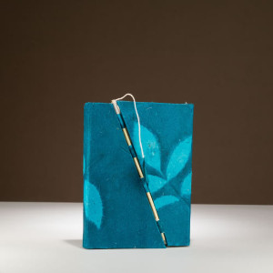 Cuaderno Lokta Floral Artesanal con Cierre de Bambú