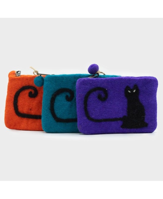 Monedero artesanal de fieltro con diseño de gato negro hecho a mano en Nepal.