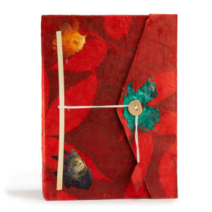Cuaderno Lokta floral grande con cierre de bambú, disponible en 4 diseños.