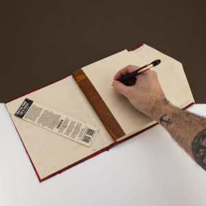 Cuaderno grande lokta floral con cierre de bambú