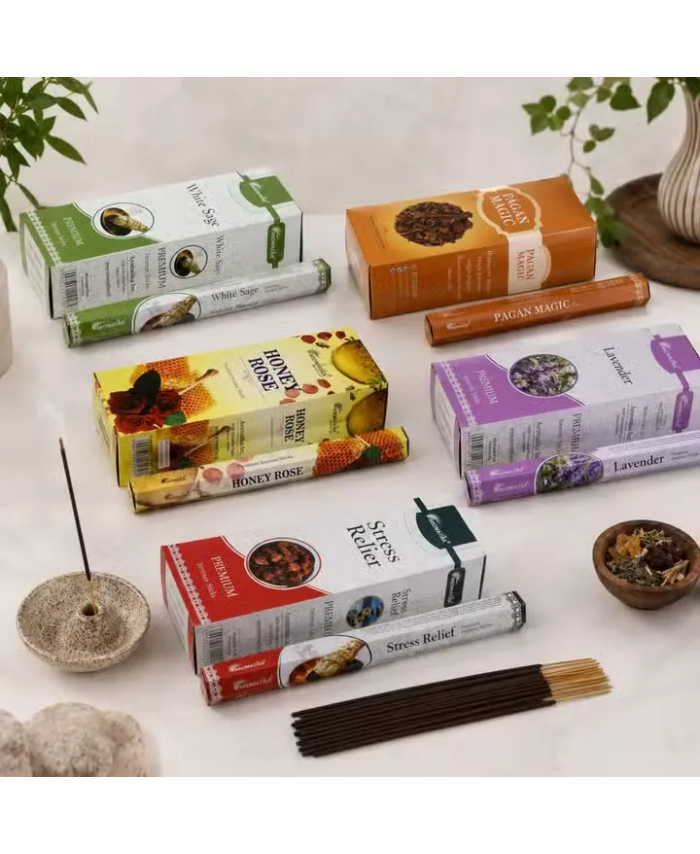 Caja de incienso hexagonal sin carbón con 20 varillas aromáticas.