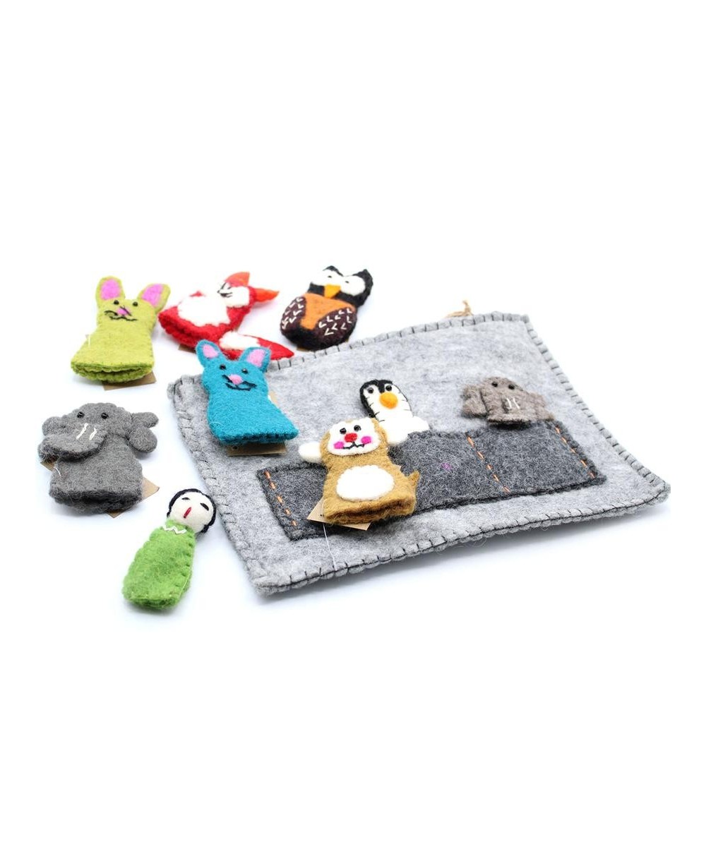 Detalles de las marionetas de fieltro artesanal utilizada en funda protectora para tablet.