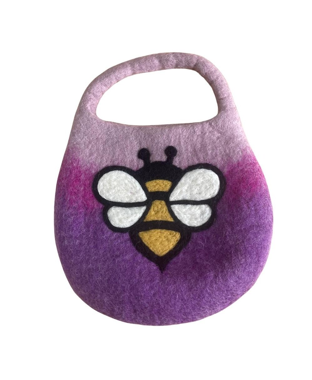 Bolso de fieltro con abeja y cierre magnético artesanal