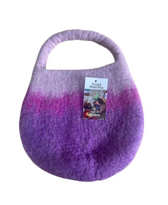 Bolso de fieltro con abeja y cierre magnético artesanal