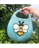 Bolso de fieltro con abeja y cierre magnético artesanal