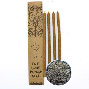 Inciensos de Palo Santo en varillas, con varios aromas disponibles.