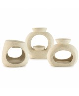 Quemador de aceite de cerámica blanco moteado con 3 diseños disponibles para aceites esenciales y ceras.