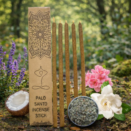 Inciensos de Palo Santo en varillas, con varios aromas disponibles.