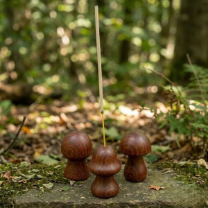 Set de 3 portainciensos de madera para varillas tipo seta decorativo.
