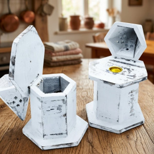 Torre Porta conos vintage con compartimento interior para almacenar los conos.