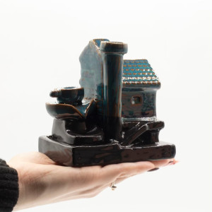 Quemador incienso cascada casa molino agua