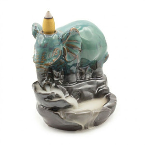 Quemador de incienso de cerámica con elefante sobre estanque para flujo inverso.