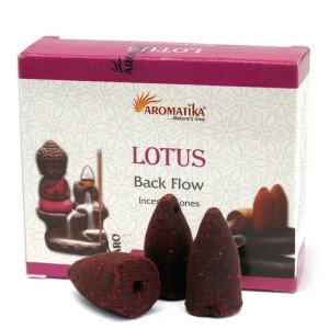 Conos de incienso Aromatika de flujo inverso en varios aromas y colores.