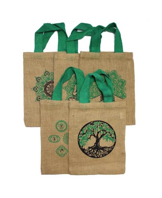 Bolsa ecológica de yute con diseños místicos surtidos, asas verdes y formato reutilizable para compras y uso diario.