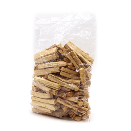 Bolsa de 1kg con palo santo natural de primera calidad para aromatizar espacios de forma natural.