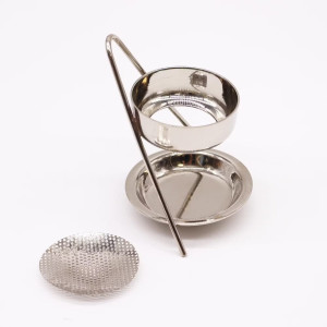 Calentador de incienso de metal con soporte elevado y recipiente para resinas.