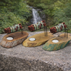 Calentadores de atados en madera de suar con soporte metálico disponible en 3 diseños.