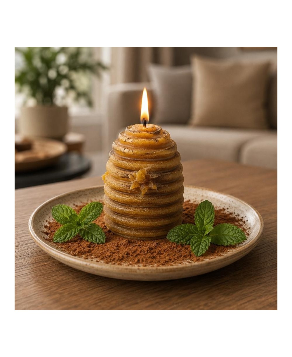 Acabado artesanal en velas de cera de abeja con forma de colmena.