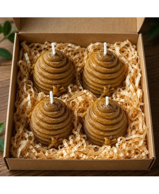 Pack de cuatro velas colmena elaboradas con cera de abeja natural para decoración.